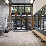 888 Baronne