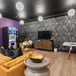 888 Baronne