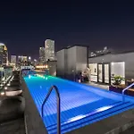 888 Baronne