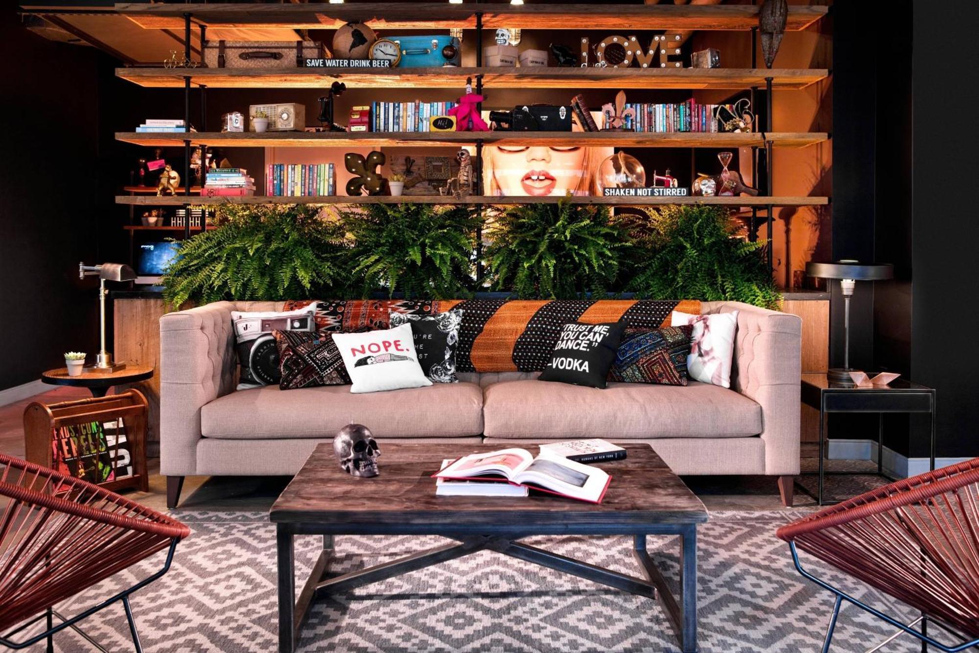 Moxy Downtown/french Quarter Area Hotel
