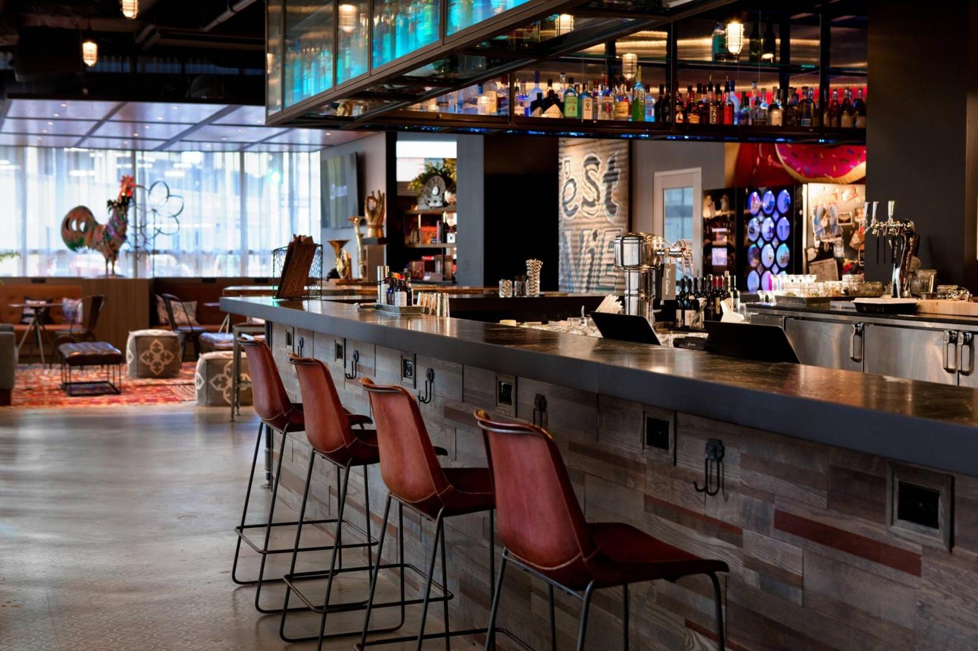 Hotel Moxy Downtown/french Quarter Area 4*