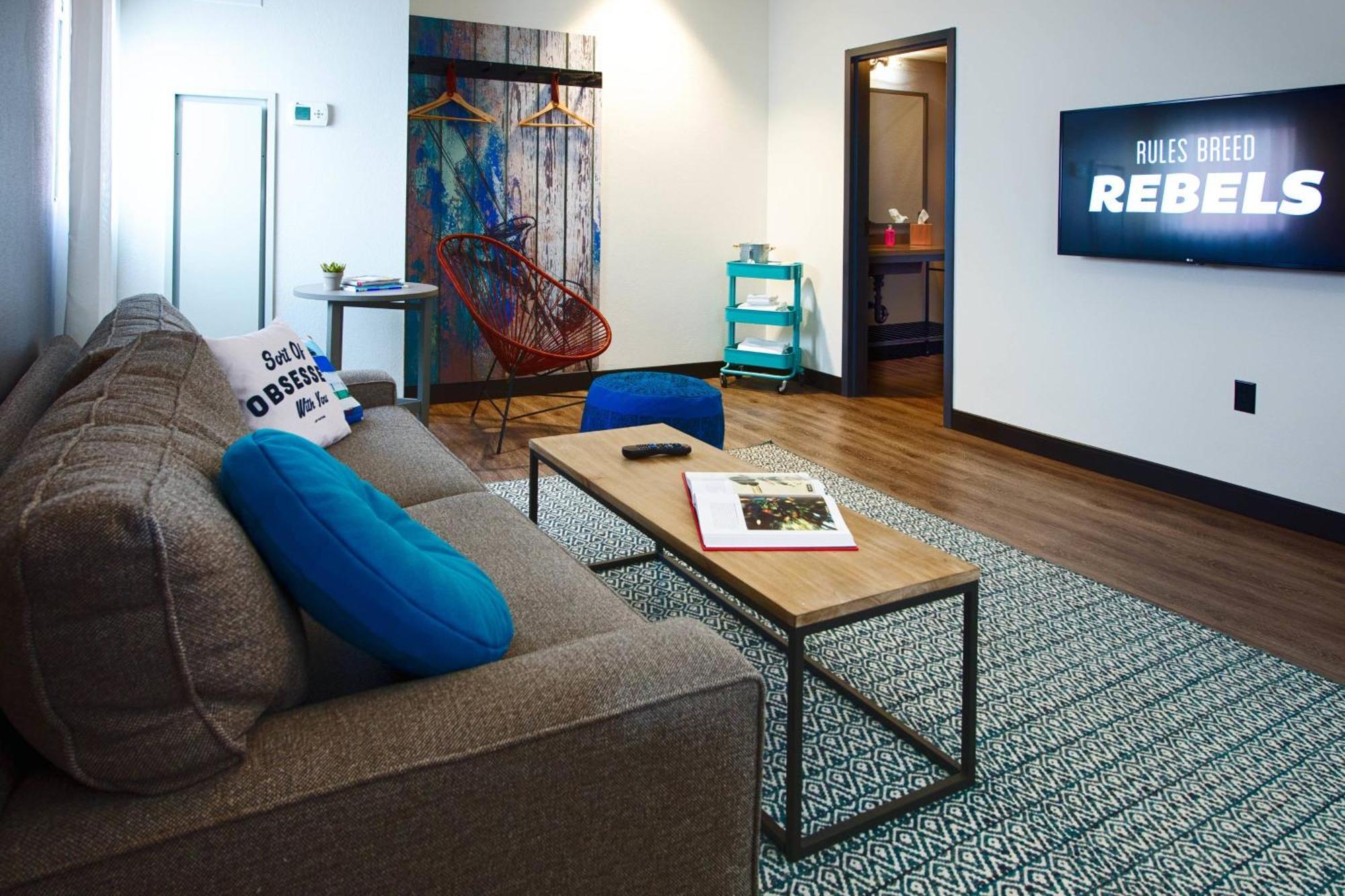 Hotel Moxy Downtown/french Quarter Area 4*