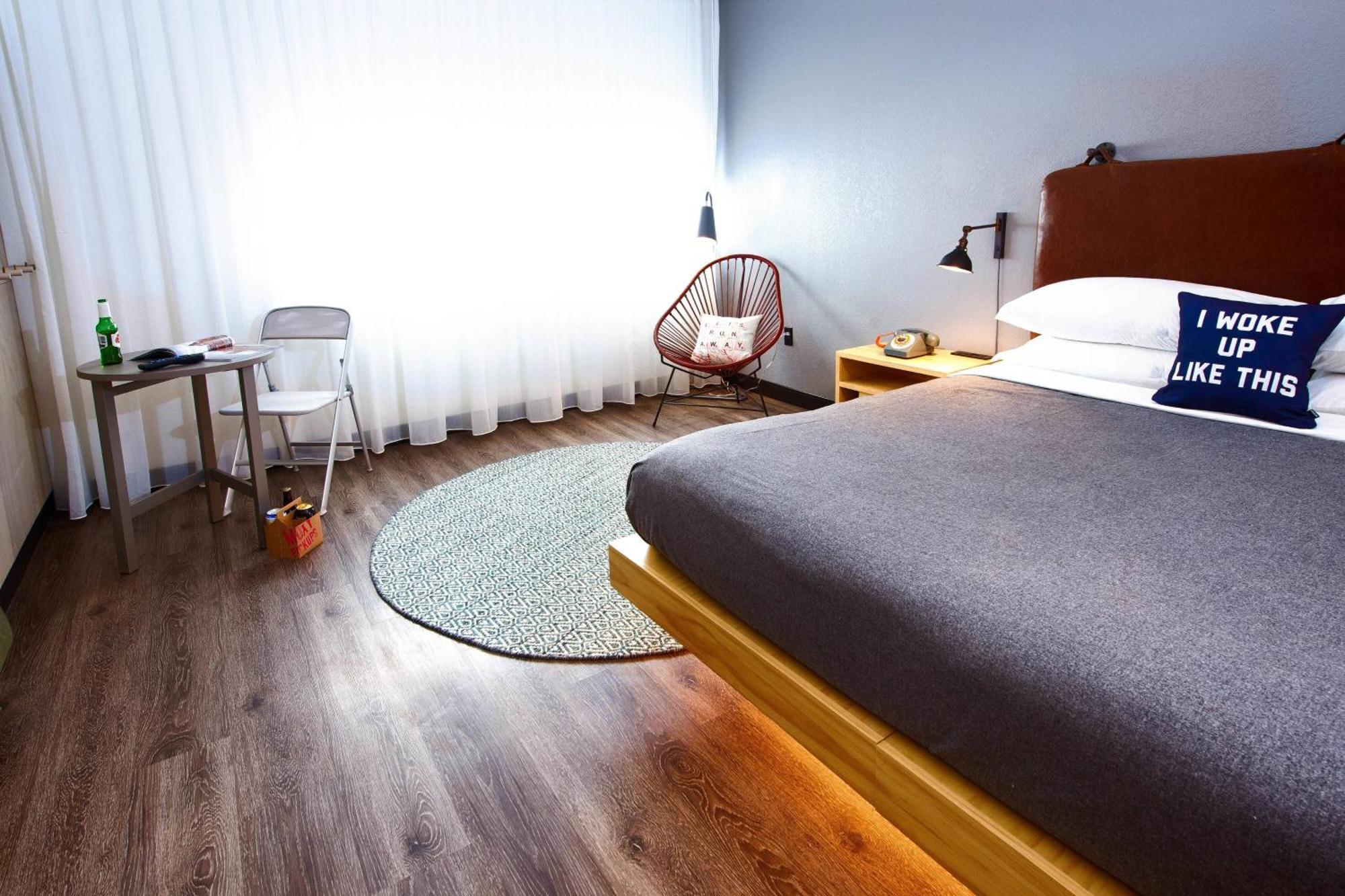 Moxy Downtown/french Quarter Area 4*