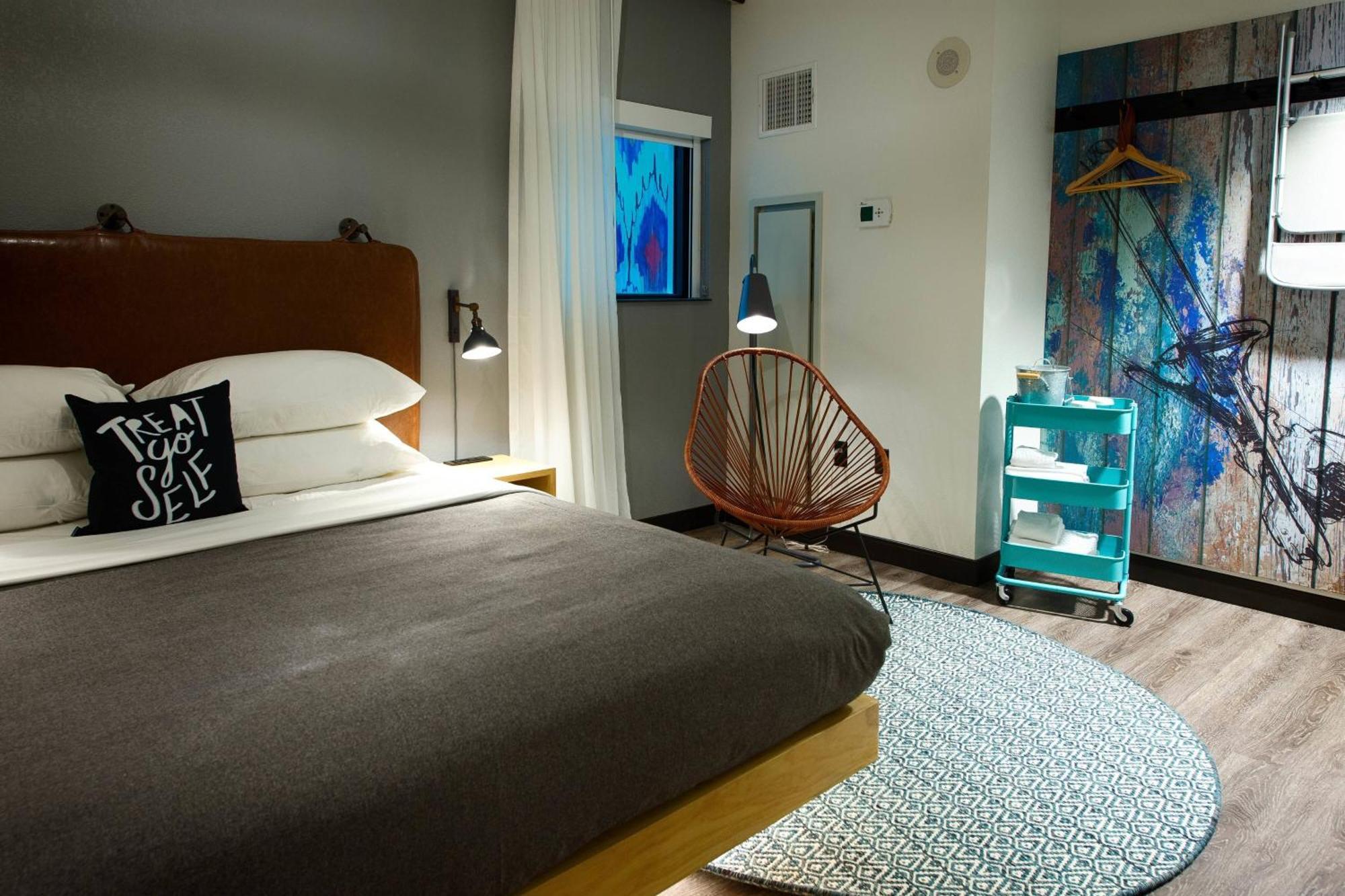 Moxy Downtown/french Quarter Area 4* New Orleans