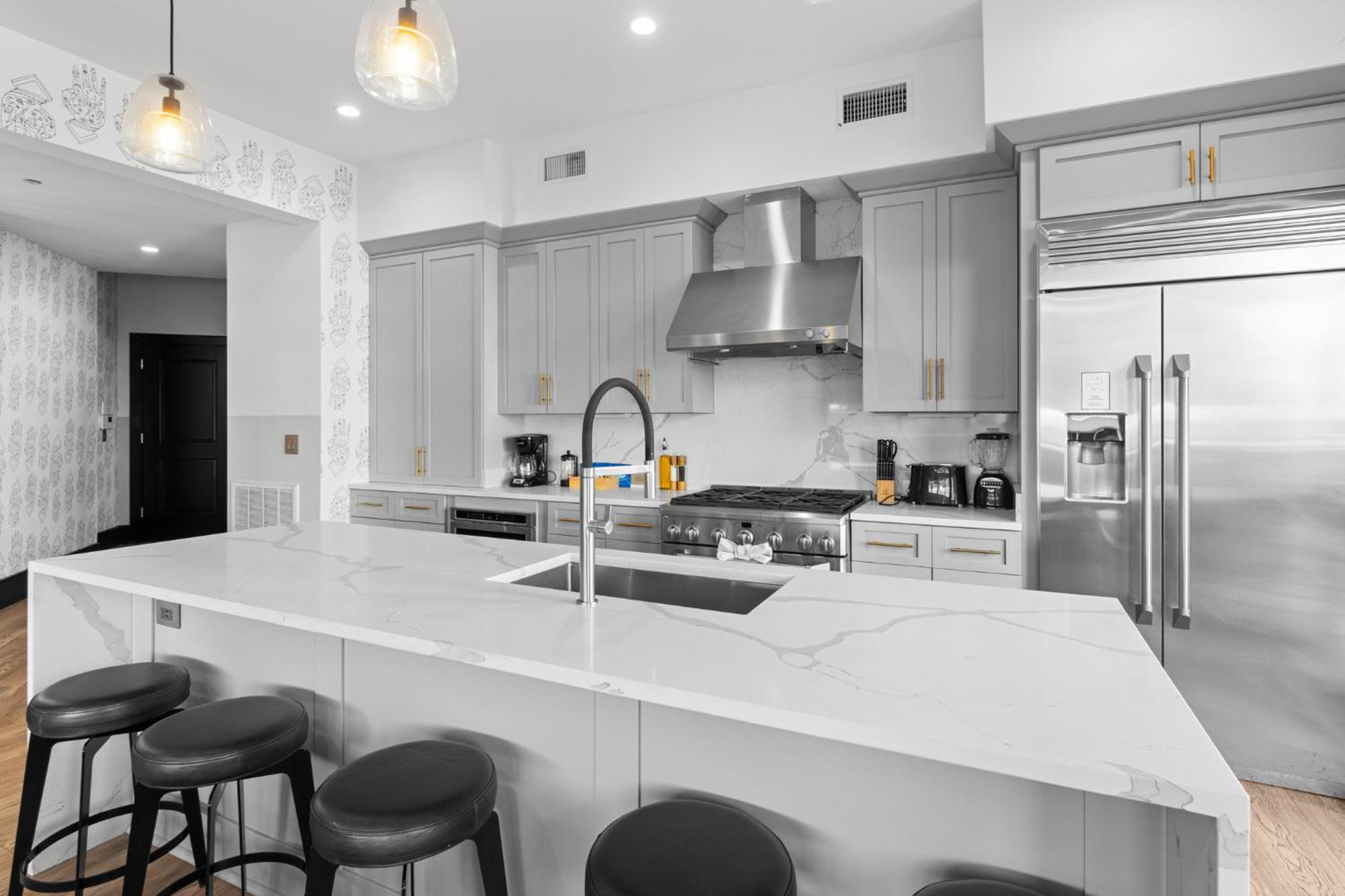 888 Baronne * New Orleans