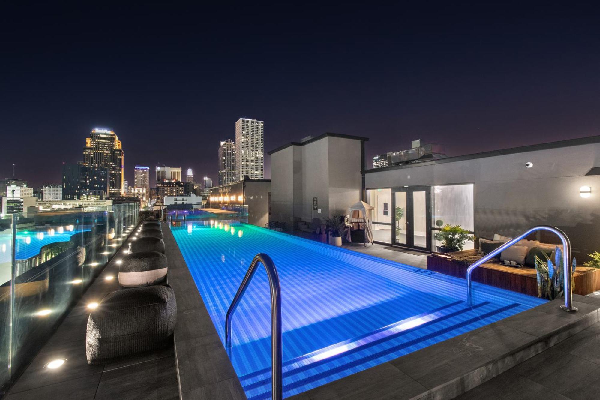 888 Baronne New Orleans