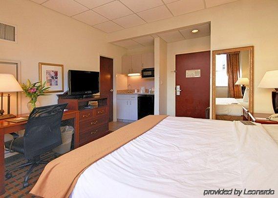 Moxy Downtown/french Quarter Area Hotel 4*
