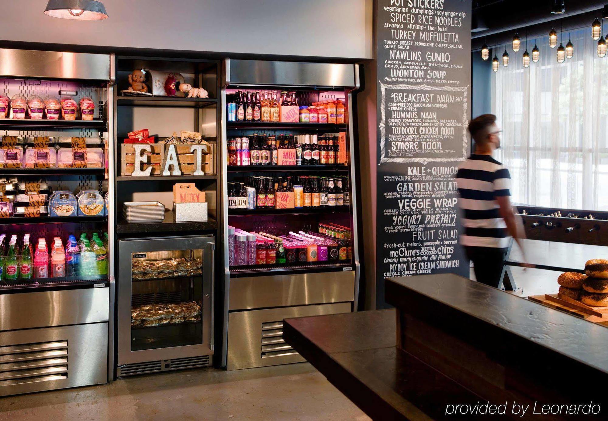 Hotel Moxy Downtown/french Quarter Area 4*