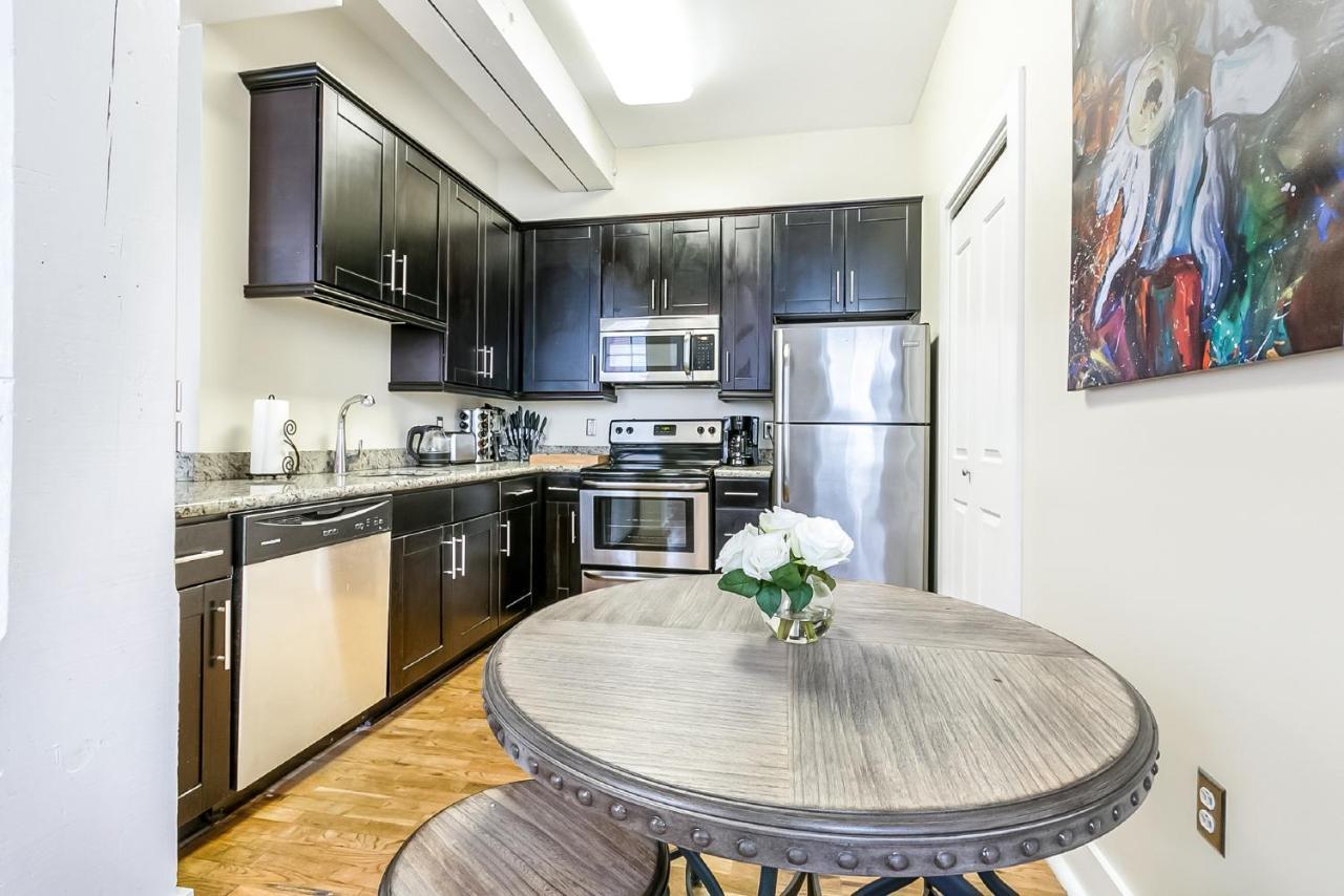 Stunning With Luxury Amenities Aparthotel