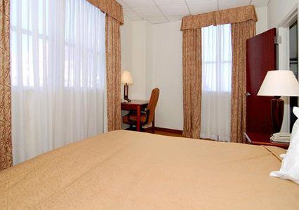 Hotel Moxy Downtown/french Quarter Area
