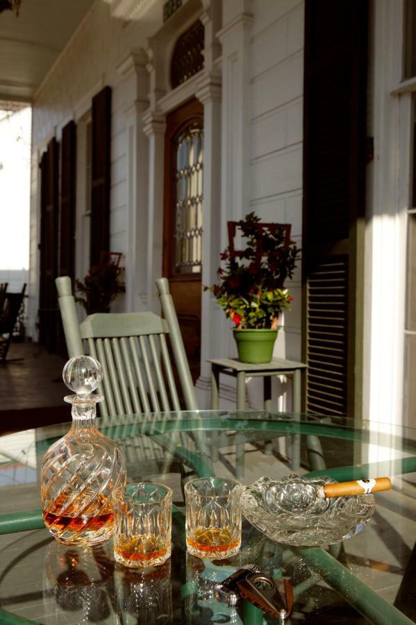 Ashton's Bed & Breakfast 2*