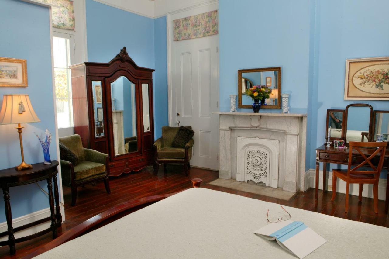 Ashton's Bed & Breakfast 2*