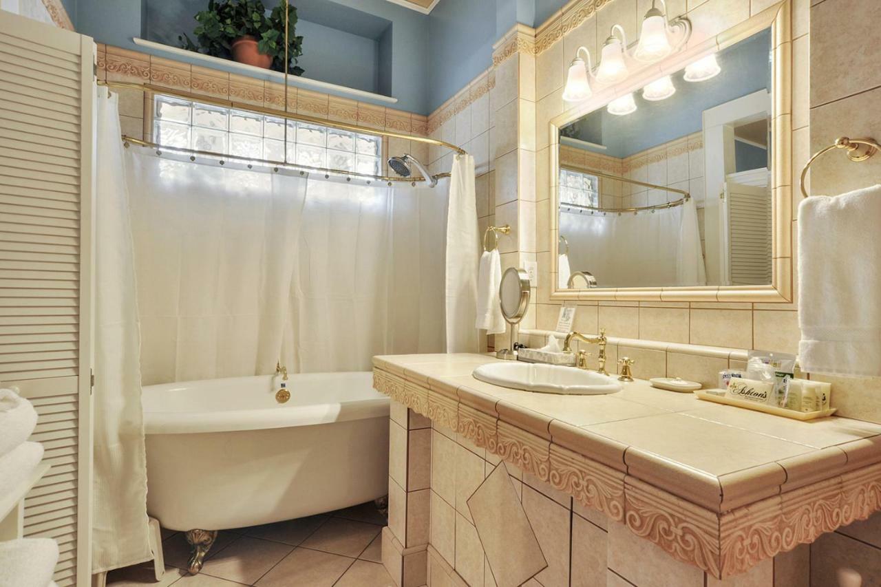 Bed & Breakfast Ashton's 2*