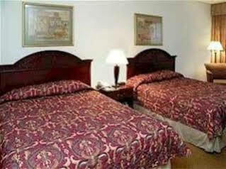 Hotel Moxy Downtown/french Quarter Area 4*