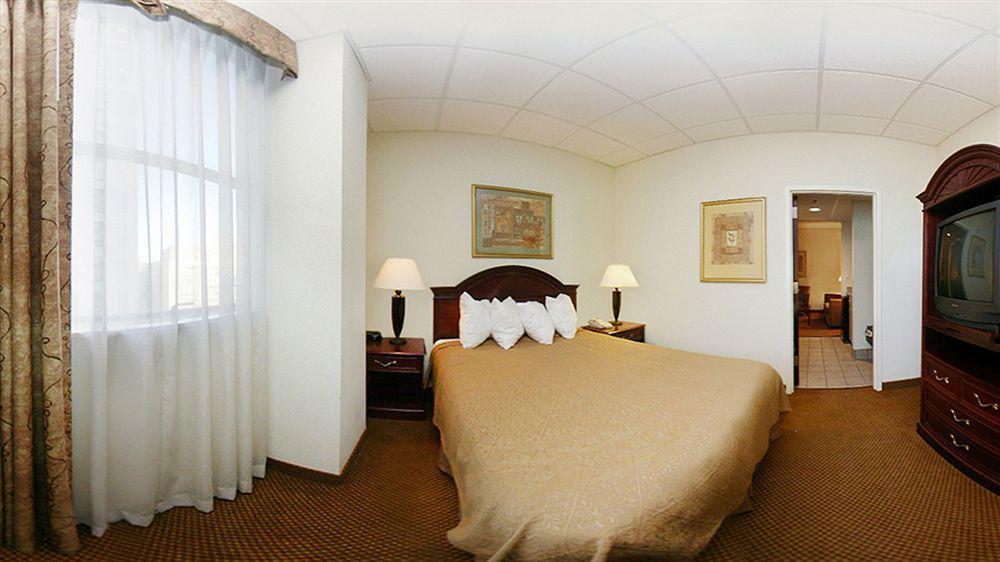 Hotel Moxy Downtown/french Quarter Area