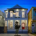 Hosteeva Brand New Condo With A Pool Steps To St Charles Ave