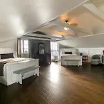 Lafitte Hotel & Bar