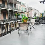 French Quarter - Blocks From Bourbon St