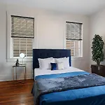 St Charles-Mardi Gras 6Bd Home