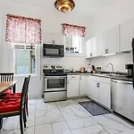 Uptown Spacious 4Bd/3Ba With Historic Charm