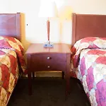 Sweets Inn Motel