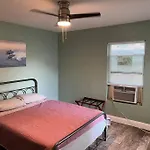 Cottage Close To French Quarters