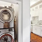 Amazing 3Bedroom Townhome, In Historic Dryade City