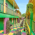 Historic Mardi Gras Inn
