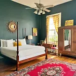 Creole Gardens Guesthouse And Inn