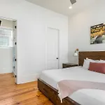 Private 3Br On Carondelet By Hosteeva