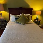 The Dragonfly Treme Guest House