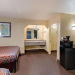 Rodeway Inn & Suites East