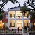 Hubbard Mansion B And B