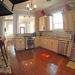 Doctor Gumbo Guesthouse