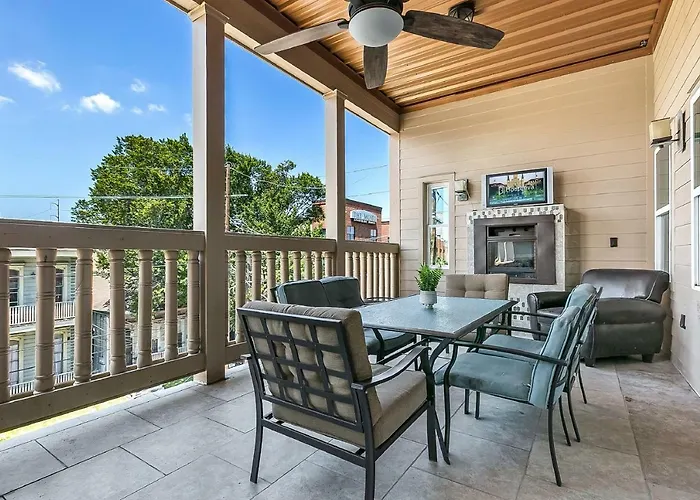 Urban Condos With Spacious Rooms & Amenities