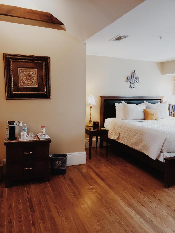 Canal Street 3*