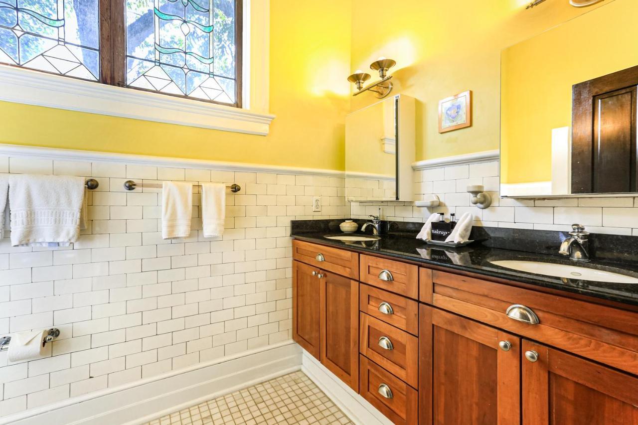 Canal Street Bed & Breakfast