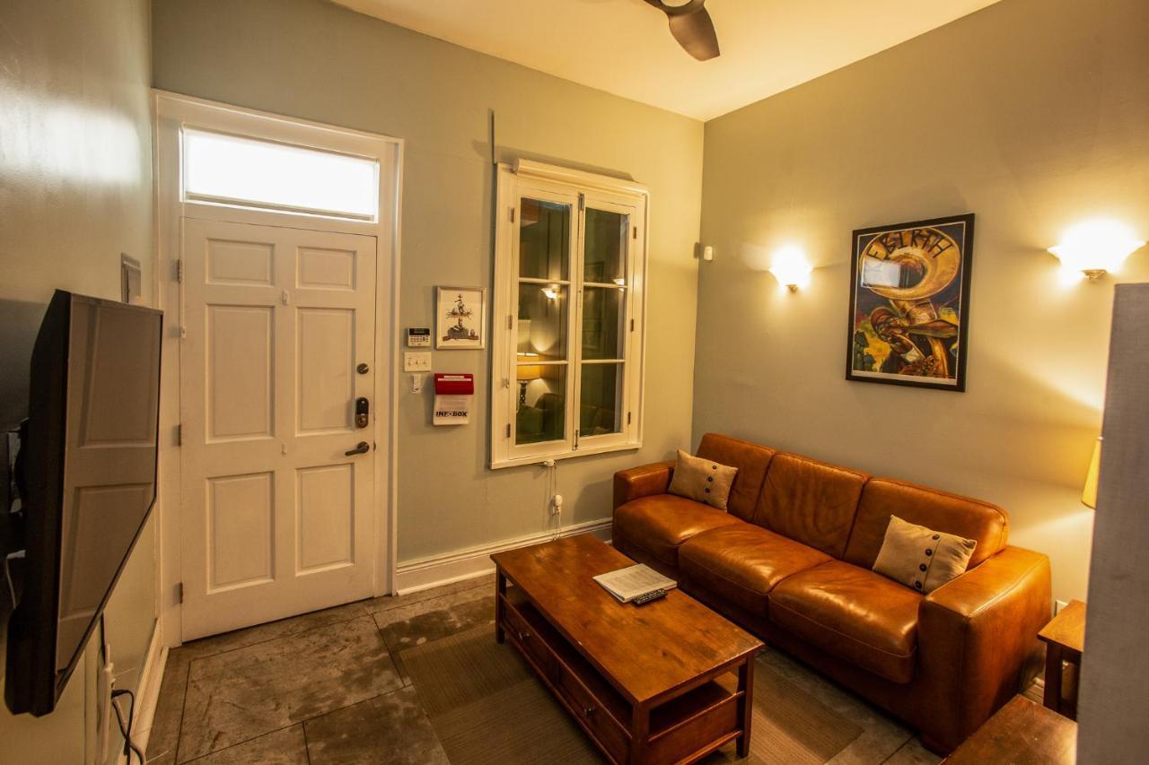 Pelican Point Apartment *