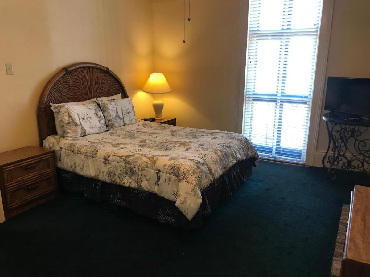 The Courtyards Apartment New Orleans