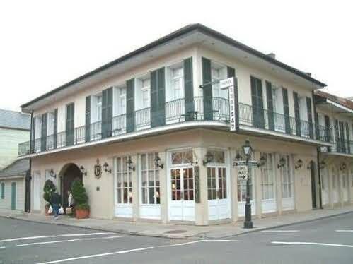 Chateau Hotel 3*