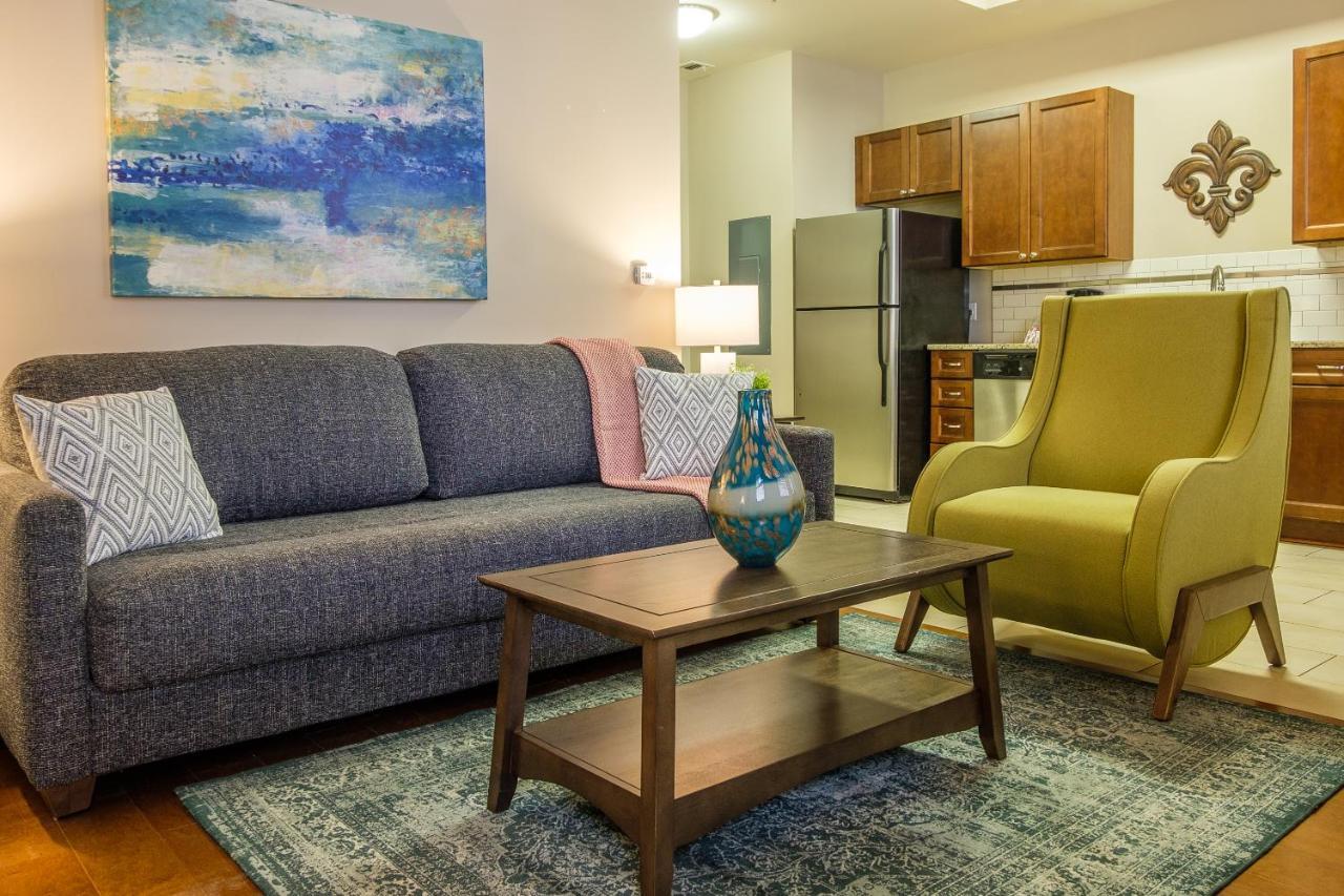 Apartment Frontdesk I Hibernia Tower Apts Downtown New Orleans