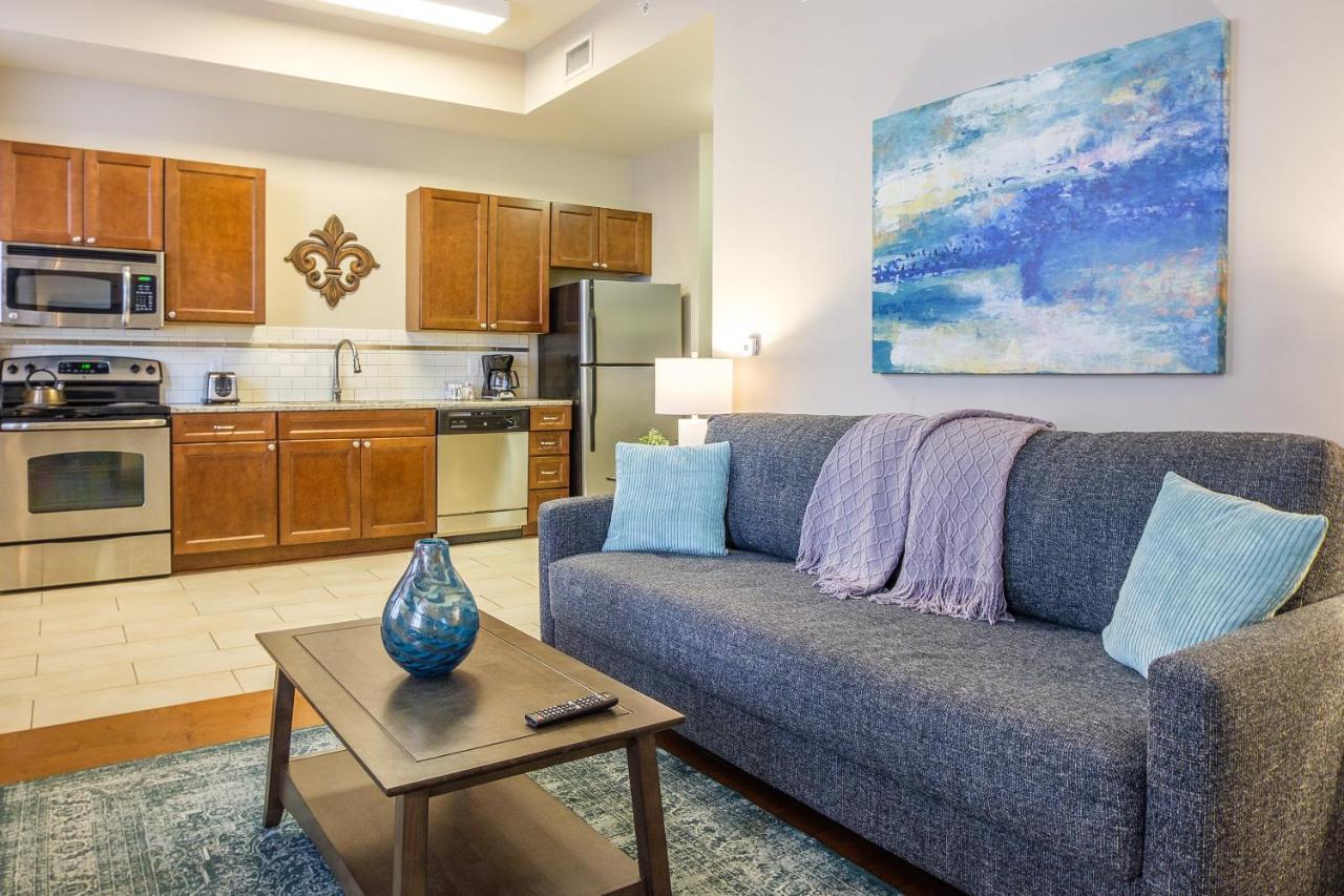 Frontdesk I Hibernia Tower Apts Downtown New Orleans