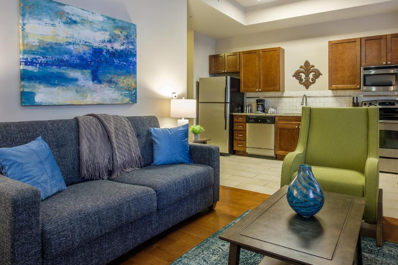 Frontdesk I Hibernia Tower Apts Downtown Apartment *