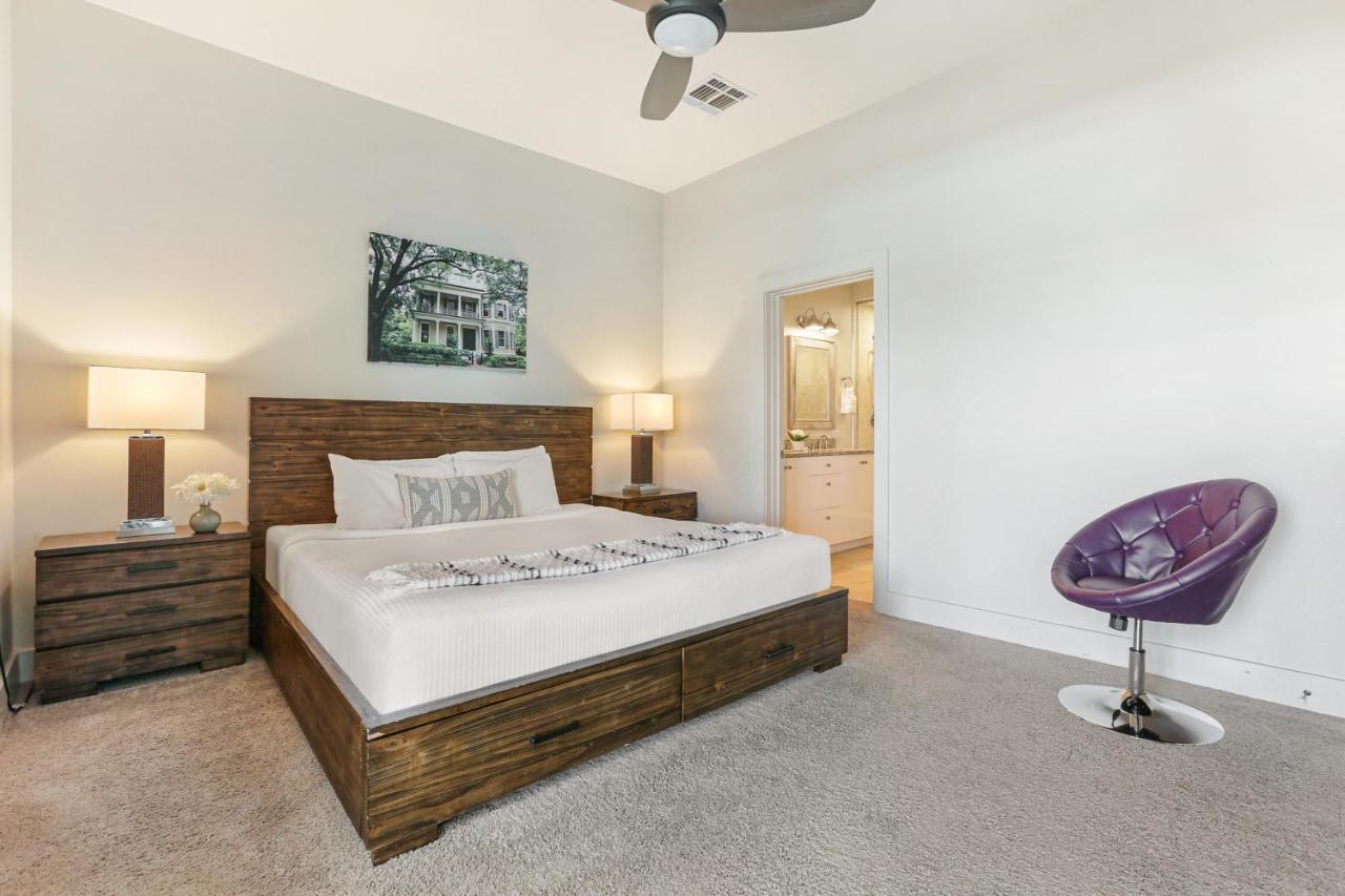 2 Bedroom Elegant In Downtown * New Orleans