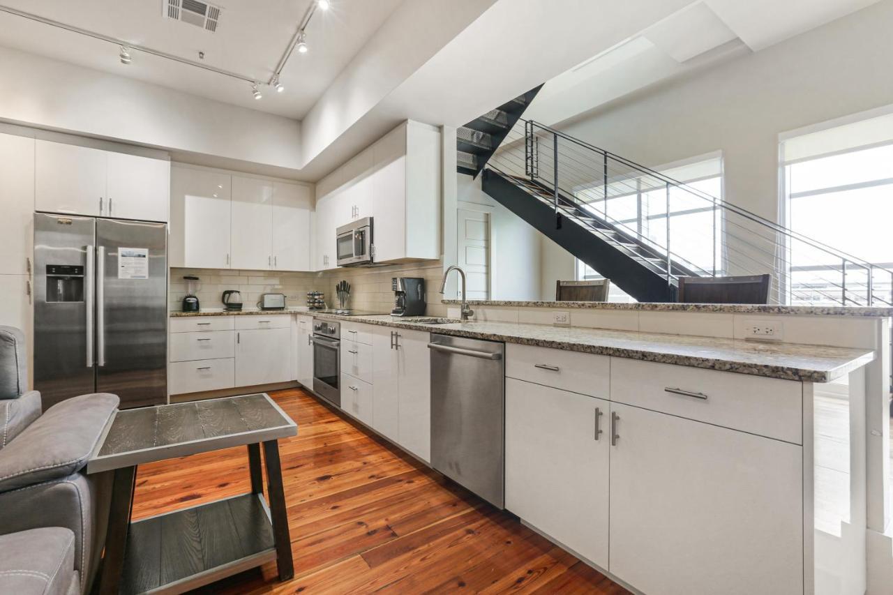 2 Bedroom Elegant In Downtown * New Orleans
