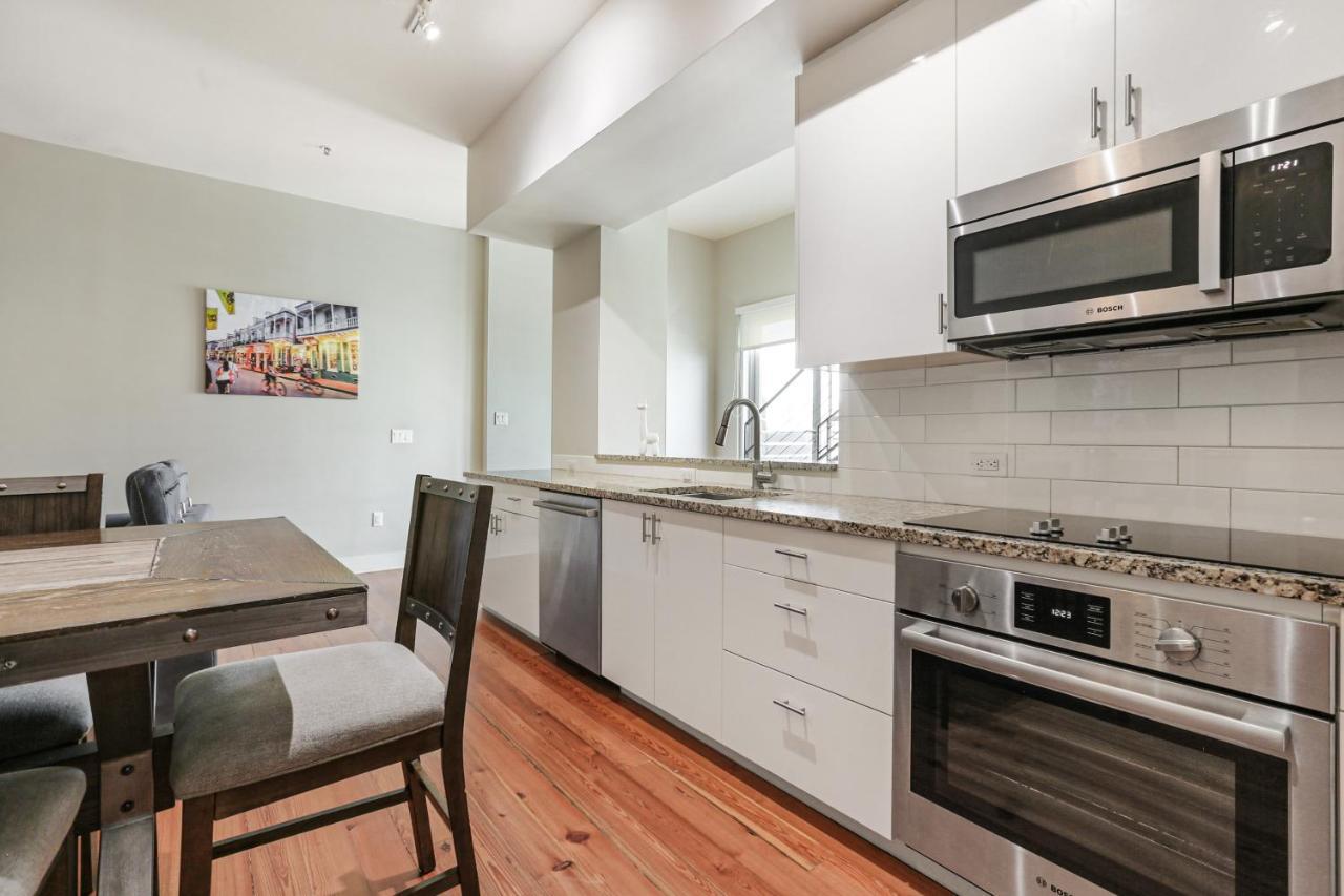 Apartment 2 Bedroom Elegant In Downtown *
