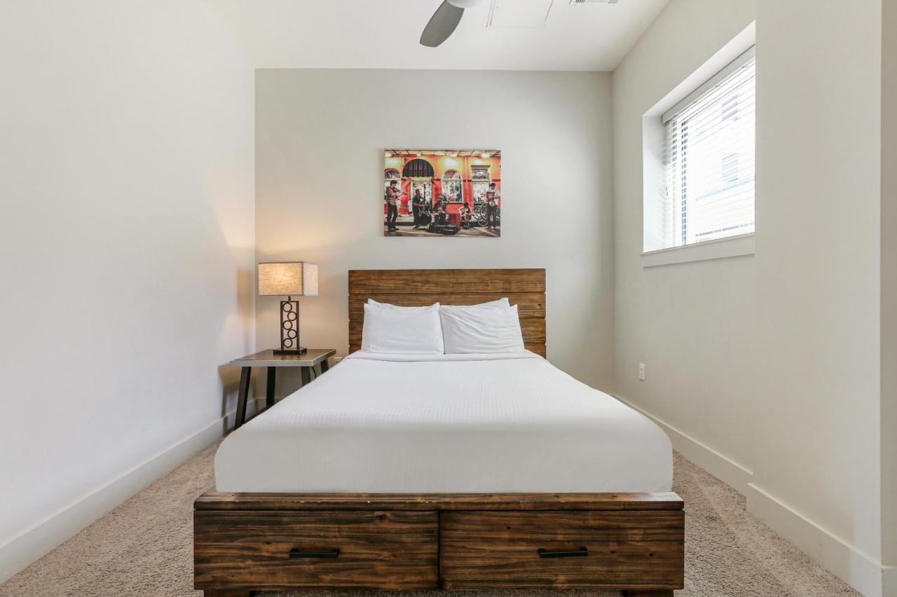 2 Bedroom Elegant In Downtown * New Orleans