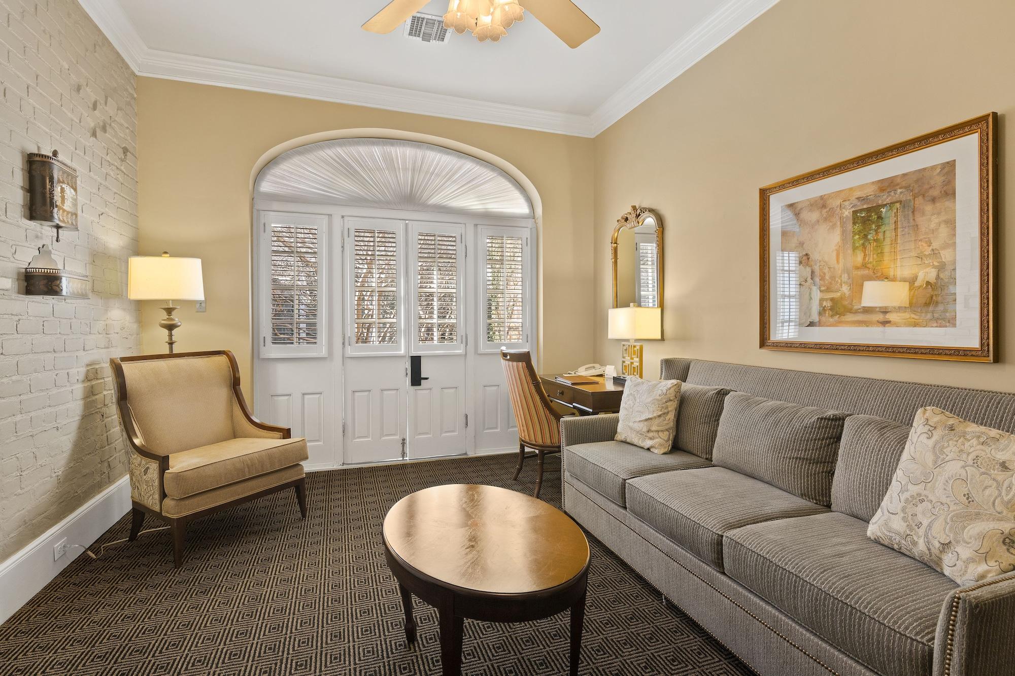 Provincial Hotel 4*