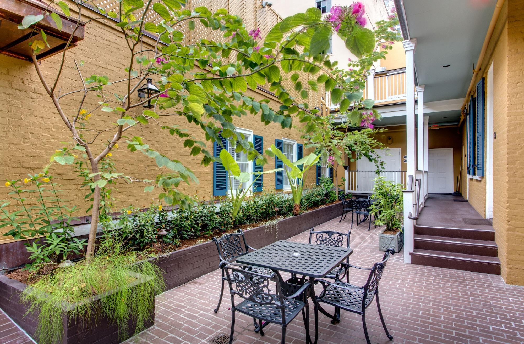 Mazarin Hotel