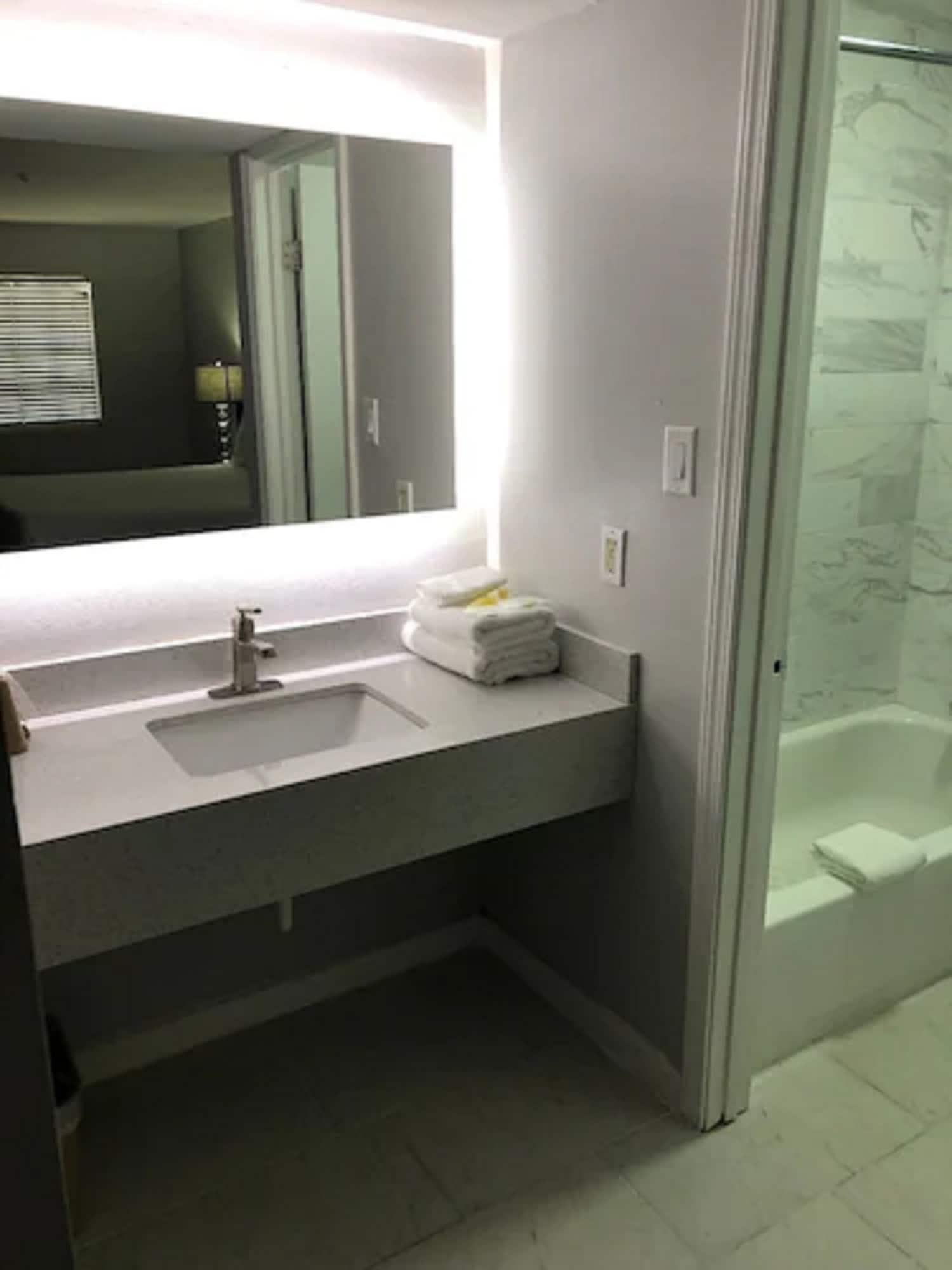 Midtown Hotel 2*